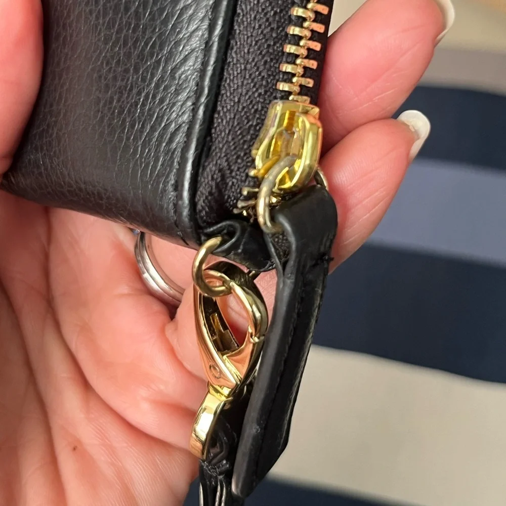 NWOT/VGUC Kenneth Cole New York Black Leather Wristlet